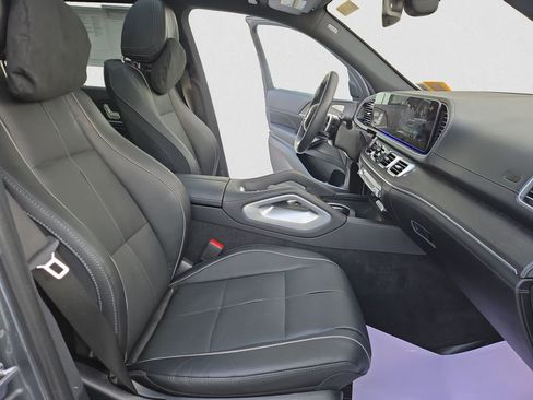 Used 2025 Mercedes-Benz GLS 580 4MATIC image 21