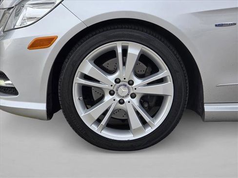 Used 2012 Mercedes-Benz E 350 4MATIC Sedan image 9