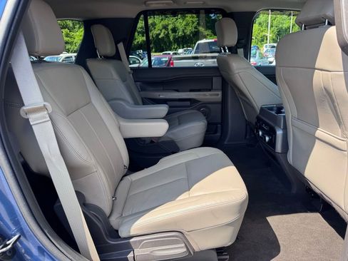 Used 2020 Ford Expedition XLT w/ Equipment Group 202A AWD/4WD image 34