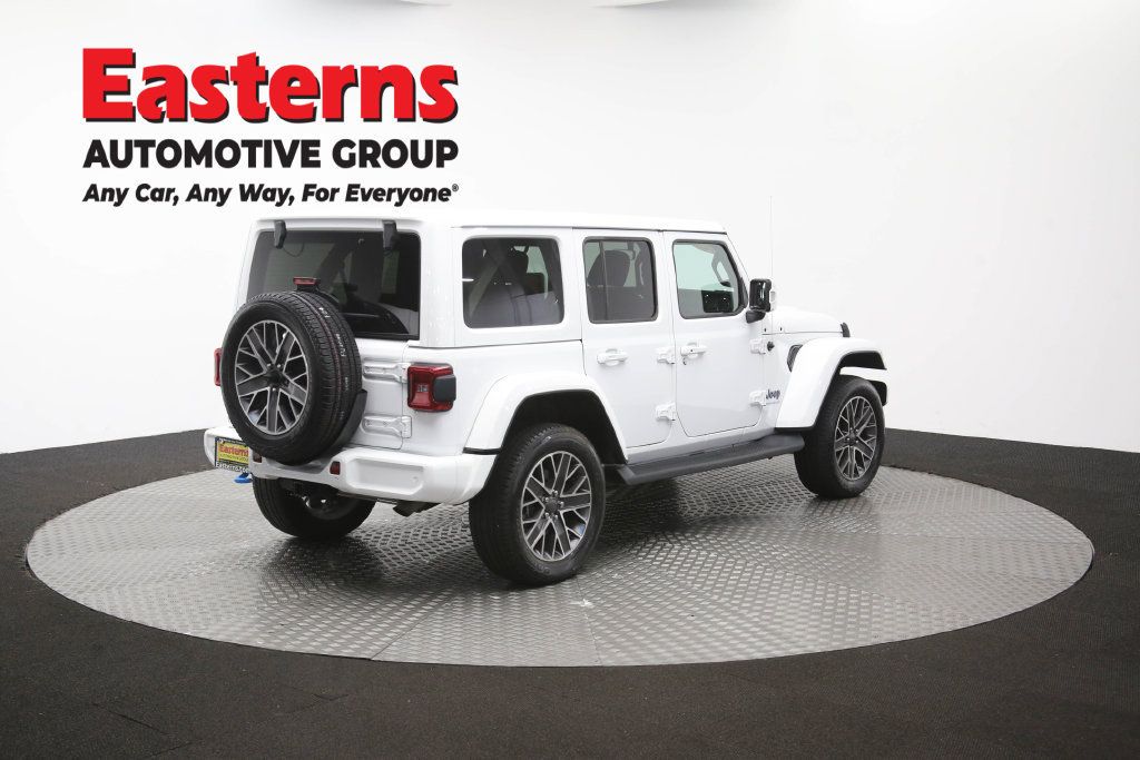 Used 2023 Jeep Wrangler Unlimited Sahara AWD/4WD image 44