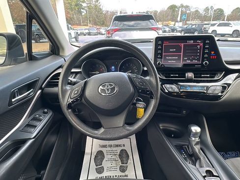 Used 2021 Toyota C-HR LE image 17