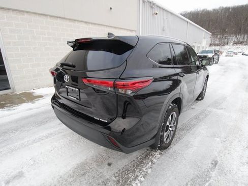 Used 2022 Toyota Highlander XLE image 12