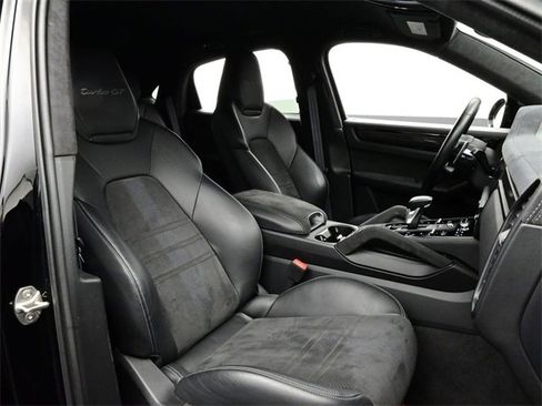 Used 2022 Porsche Cayenne Turbo GT image 18