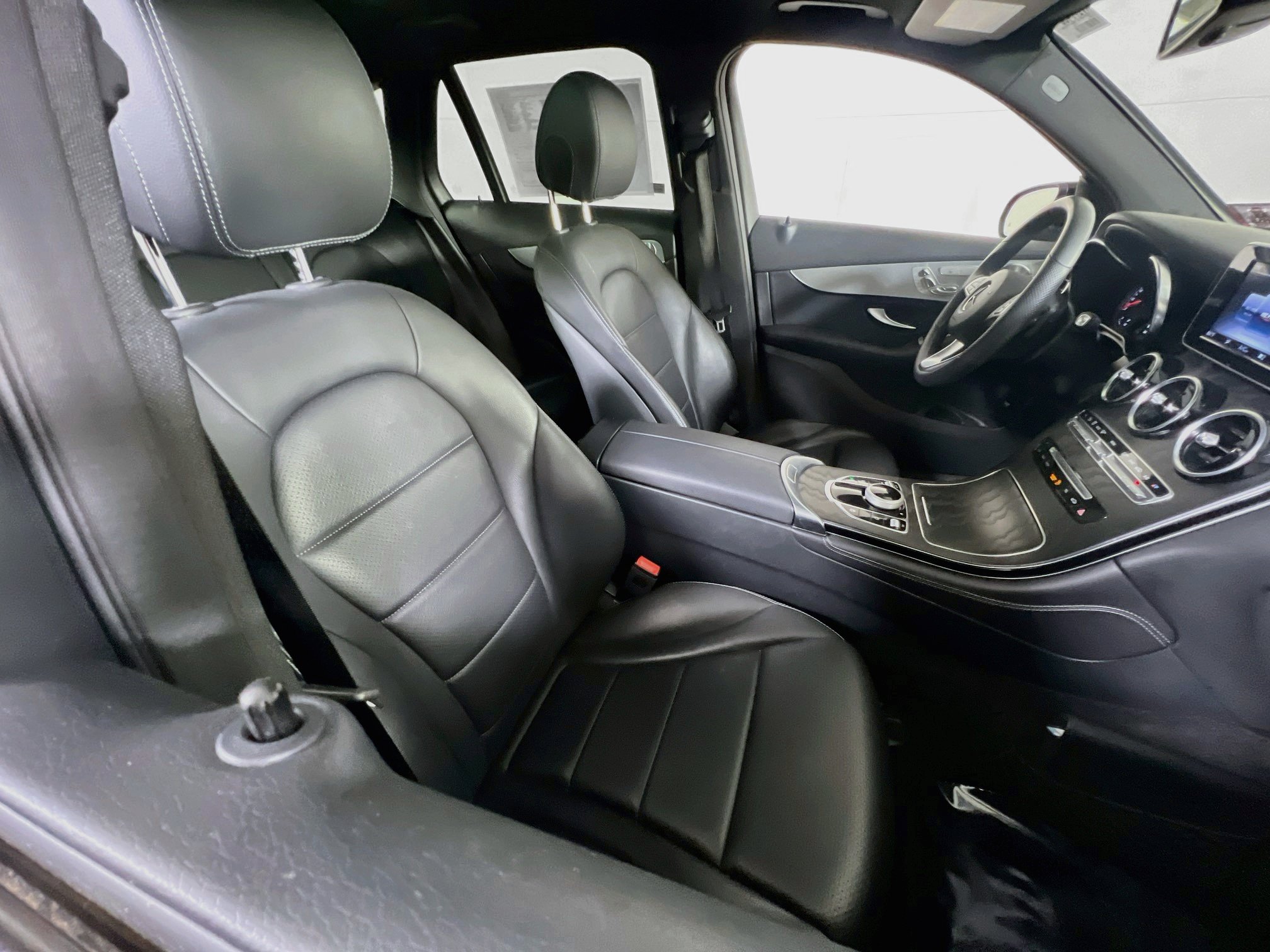 Used 2019 Mercedes-Benz GLC 300 4MATIC image 27