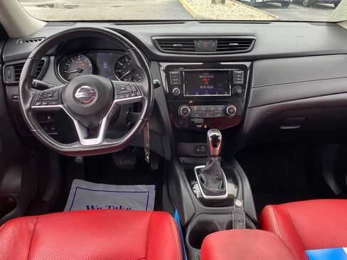 Used 2019 Nissan Rogue S w/ Special Edition Package FWD image 9