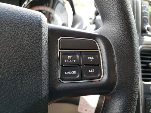 Used 2018 Dodge Grand Caravan SE w/ UConnect Hands-Free Group FWD image 20