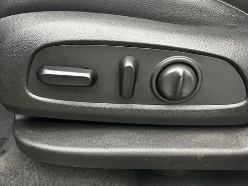 Used 2023 GMC Terrain SLT image 10