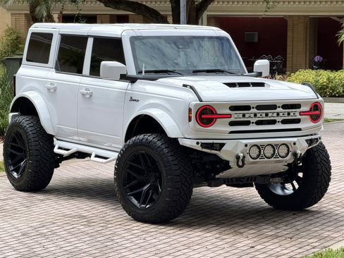 Used 2025 Ford Bronco Outer Banks image 2