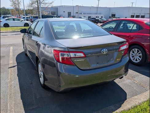 Used 2014 Toyota Camry SE image 7