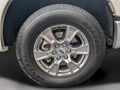 Used 2015 Ford F150 Lariat image 41