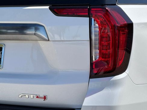 Used 2023 GMC Yukon AT4 w/ Technology Package AWD/4WD image 29