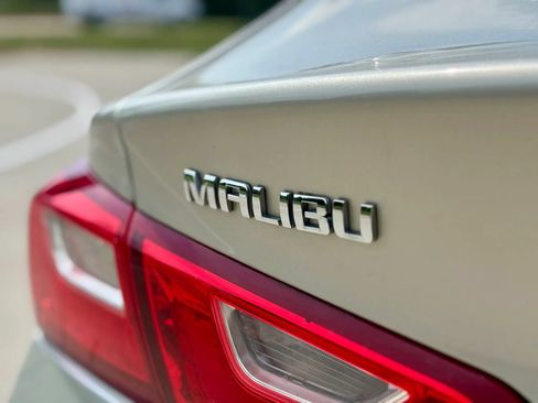 Used 2016 Chevrolet Malibu LT FWD image 12