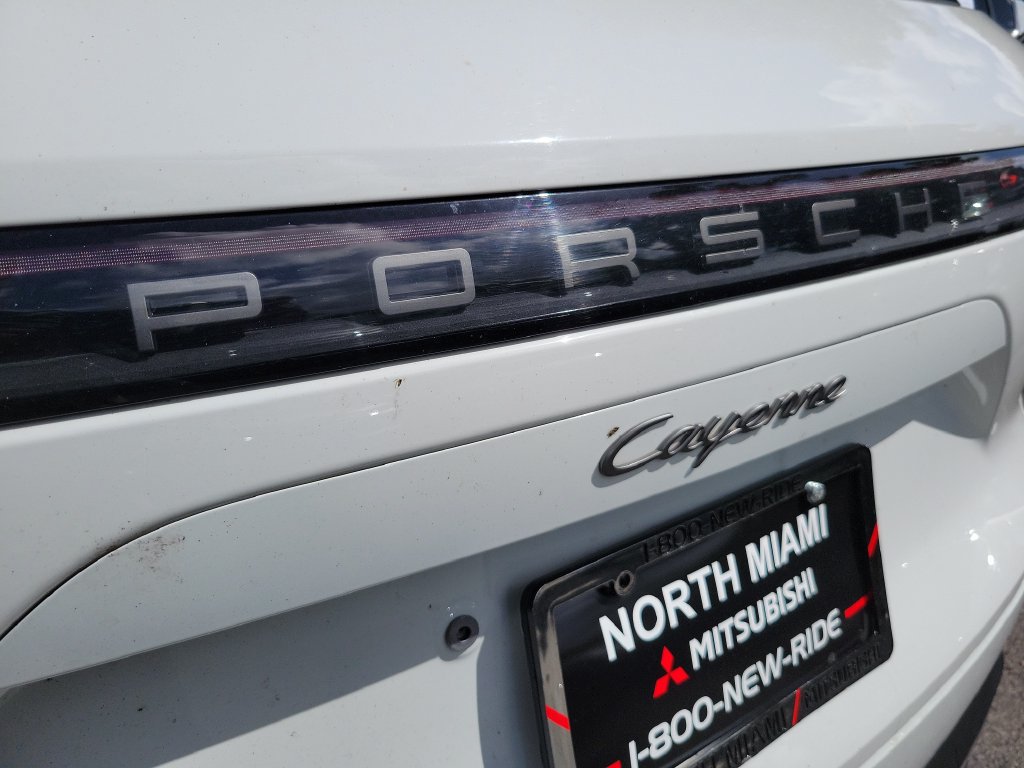 Used 2023 Porsche Cayenne Platinum Edition AWD/4WD image 9