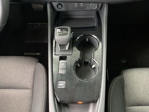 Used 2025 Nissan Rogue SV FWD image 13