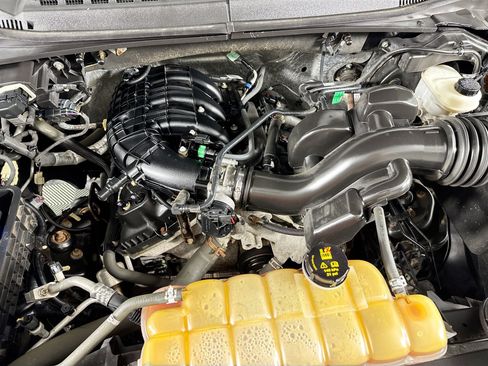 Used 2015 Ford F150 XLT AWD/4WD image 14