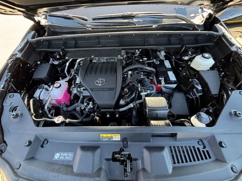 Used 2025 Toyota Highlander XSE AWD/4WD image 36