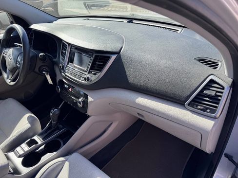 Used 2017 Hyundai Tucson SE image 5