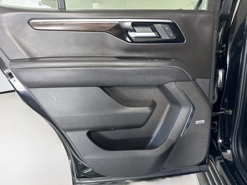 Used 2025 Chevrolet Tahoe Premier RWD image 26