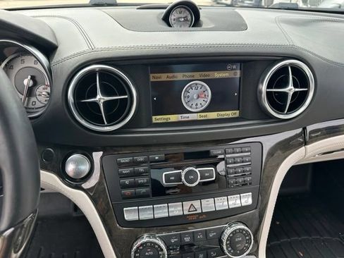 Used 2013 Mercedes-Benz SL 550 image 21