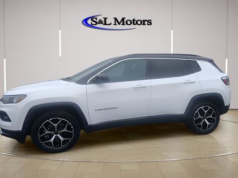 Used 2025 Jeep Compass Limited AWD/4WD image 5