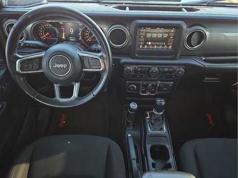 Used 2019 Jeep Wrangler Unlimited Sahara image 11