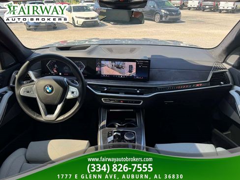 Used 2025 BMW X7 xDrive40i w/ Premium Package AWD/4WD image 15