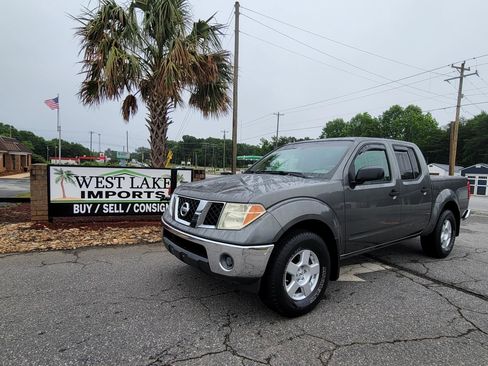 Used 2007 Nissan Frontier SE w/ SE Value Truck Pkg AWD/4WD image 1