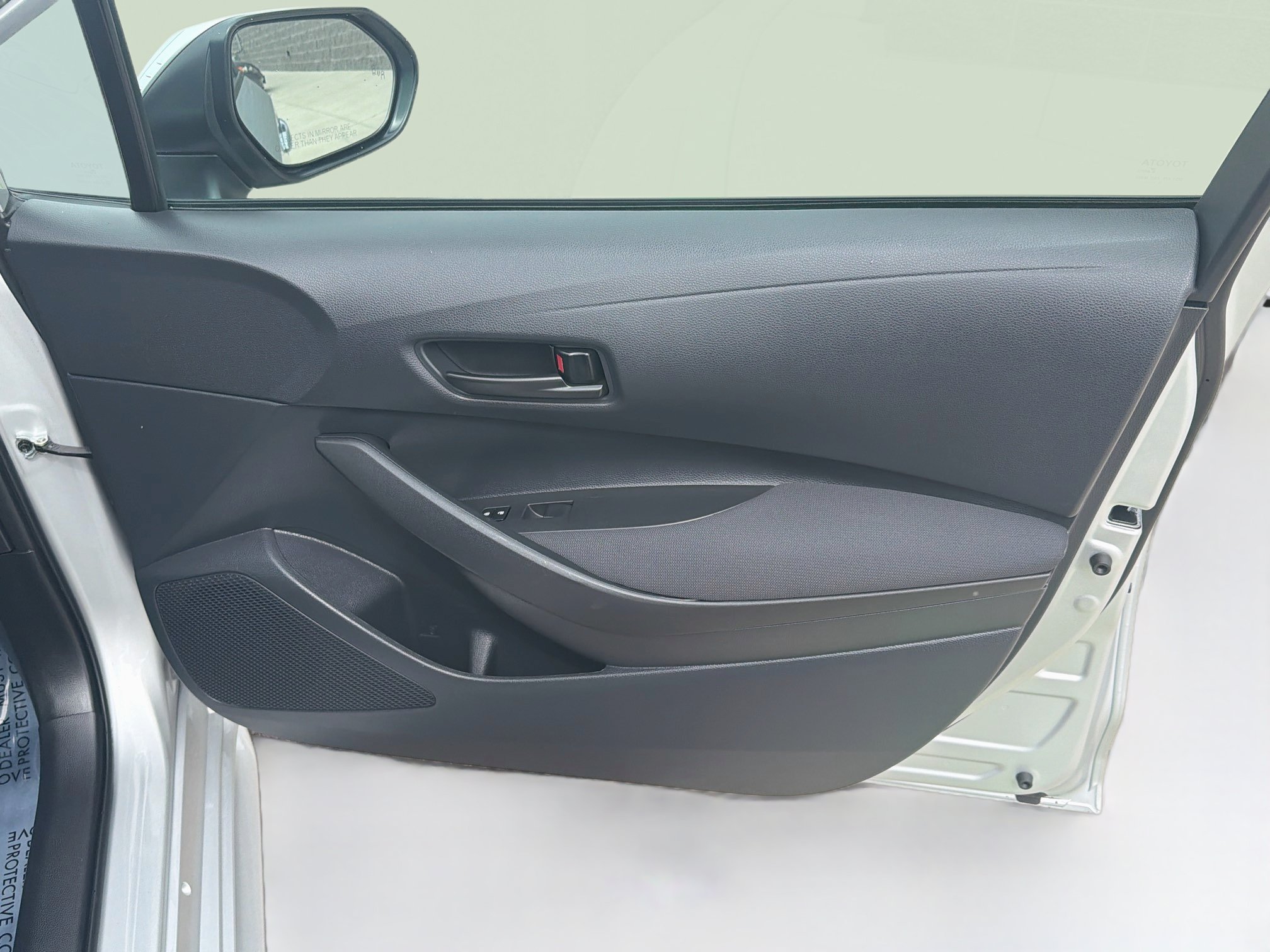 Used 2026 Toyota Corolla LE FWD image 32