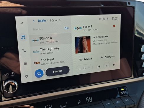 Used 2025 Toyota Camry SE image 18