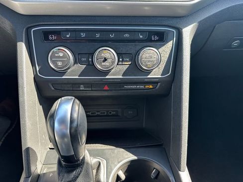 Certified 2020 Volkswagen Atlas Cross Sport SE w/ Panoramic Sunroof Package AWD/4WD image 24