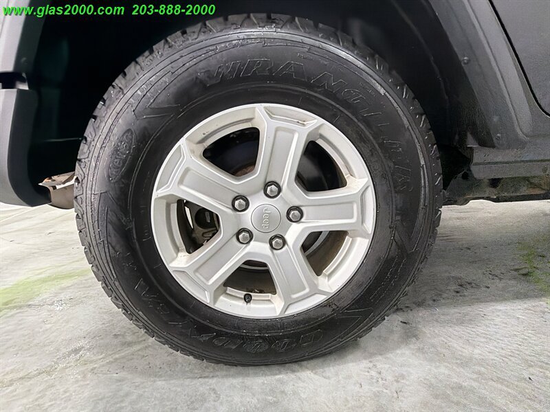 Used 2019 Jeep Wrangler Unlimited Sport S AWD/4WD image 16