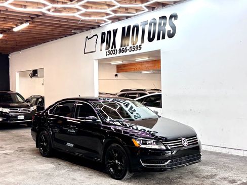 Used 2014 Volkswagen Passat TDI SE FWD image 1