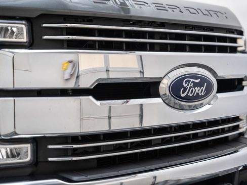 Used 2017 Ford F250 Lariat w/ Chrome Package AWD/4WD image 14