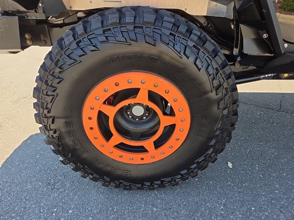 Used 2015 Jeep Wrangler Unlimited Rubicon w/ Connectivity Group AWD/4WD image 10
