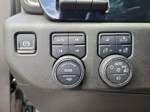 Certified 2025 Chevrolet Silverado 1500 High Country w/ Technology Package AWD/4WD image 26