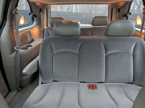 Used 2002 Chrysler Voyager eC image 15