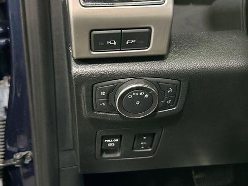 Used 2019 Ford F150 Platinum w/ Equipment Group 701A Luxury image 14