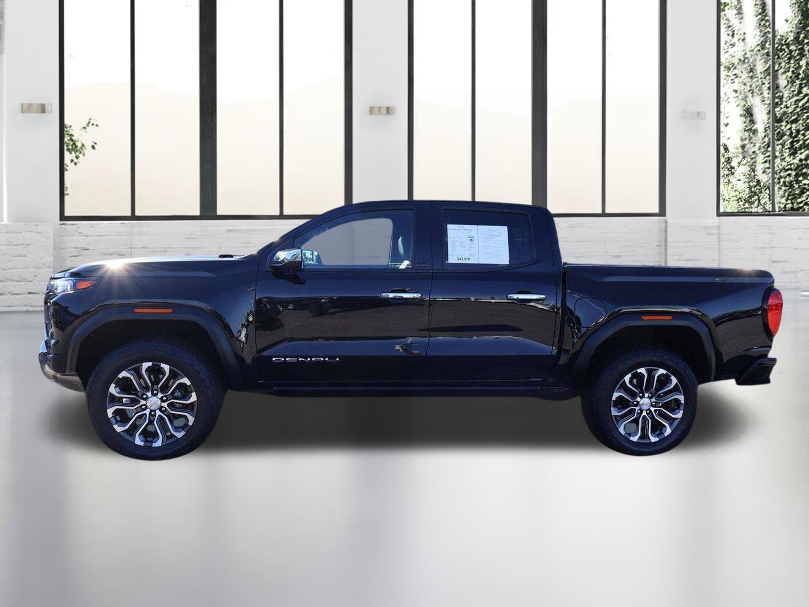 Used 2023 GMC Canyon Denali w/ Denali Black Edition AWD/4WD image 2