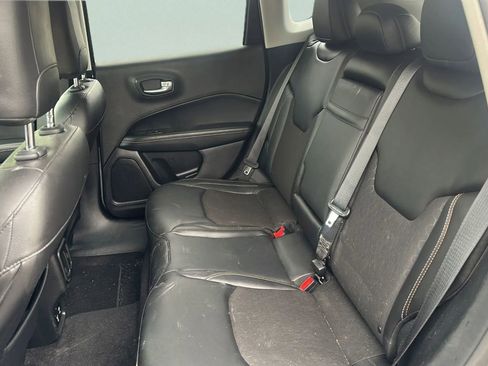 Used 2018 Jeep Compass Latitude w/ Popular Equipment Group AWD/4WD image 18