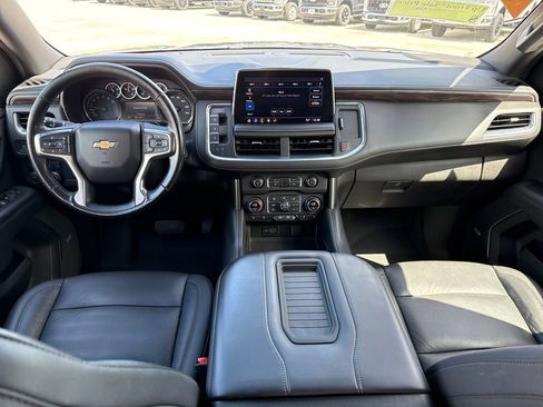 Used 2021 Chevrolet Suburban LT image 6
