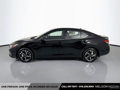 Used 2025 Nissan Sentra SV FWD image 8