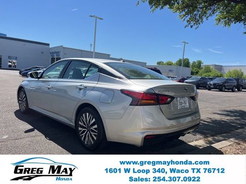 Used 2024 Nissan Altima 2.5 SV FWD image 5