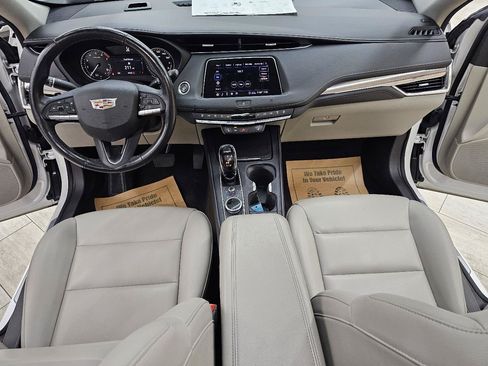 Used 2020 Cadillac XT4 Luxury w/ Cold Weather Package FWD image 28