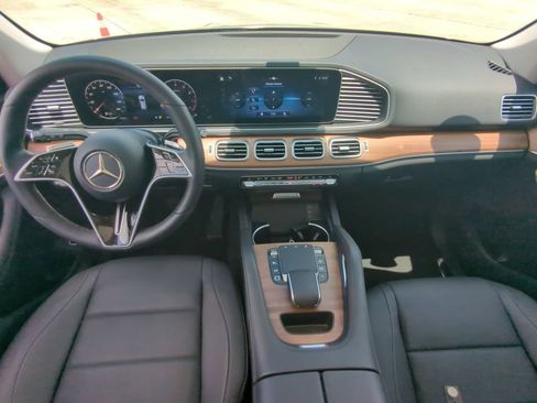 Used 2025 Mercedes-Benz GLE 350 4MATIC image 2
