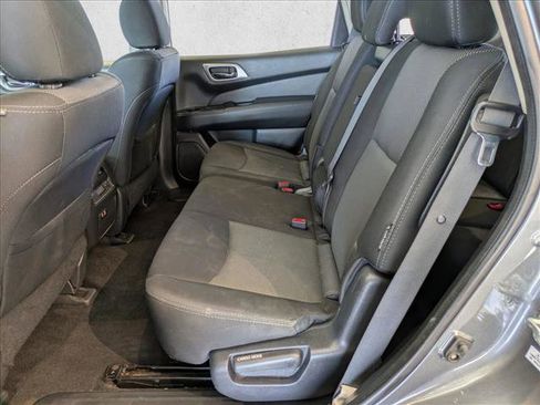 Used 2020 Nissan Pathfinder SV image 19