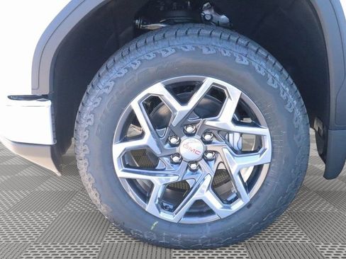 New 2026 GMC Sierra 1500 SLE w/ Max Trailering Package image 19