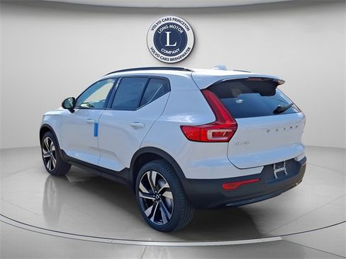 New 2025 Volvo XC40 B5 Plus w/ Protection Package Premier image 4