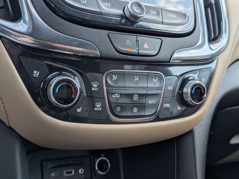 Used 2024 Chevrolet Equinox Premier image 12