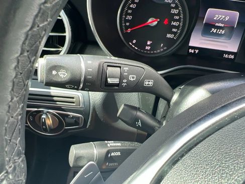 Used 2019 Mercedes-Benz GLC 300 image 45
