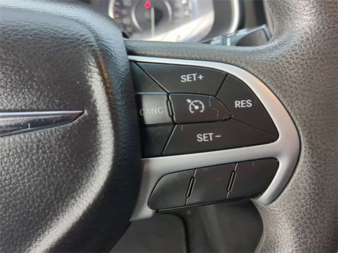 Used 2015 Chrysler 200 Limited image 22